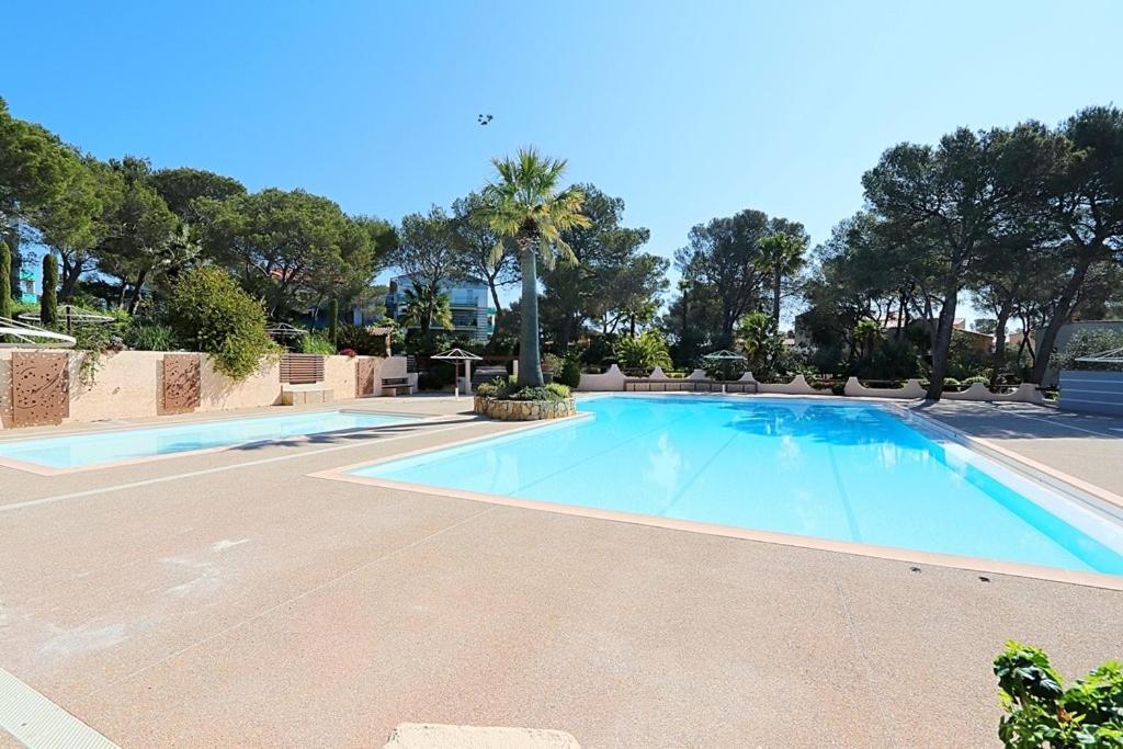 Saint-Raphael, Boulouris, F2 Dans Belle Residence 3 Piscines, Proche Bord De Mer Bagian luar foto