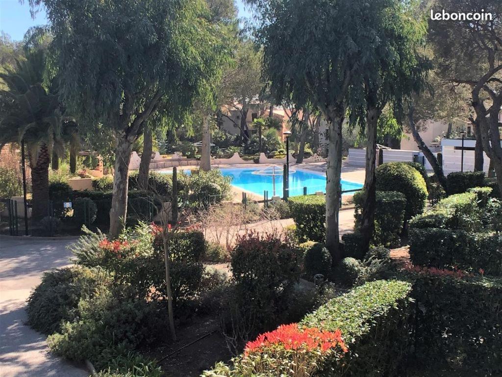 Saint-Raphael, Boulouris, F2 Dans Belle Residence 3 Piscines, Proche Bord De Mer Bagian luar foto